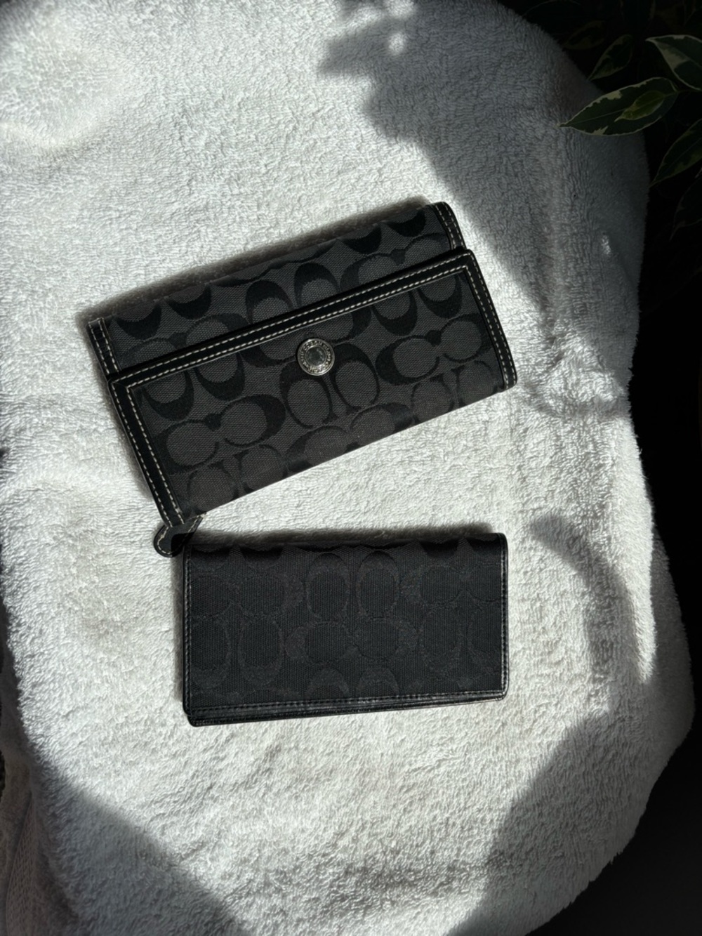 COACH TRI FOLD WALLET w/ CHECKBOOK HOLDER BLACK SIGNATURE JACQUARD LEATHER TRIM